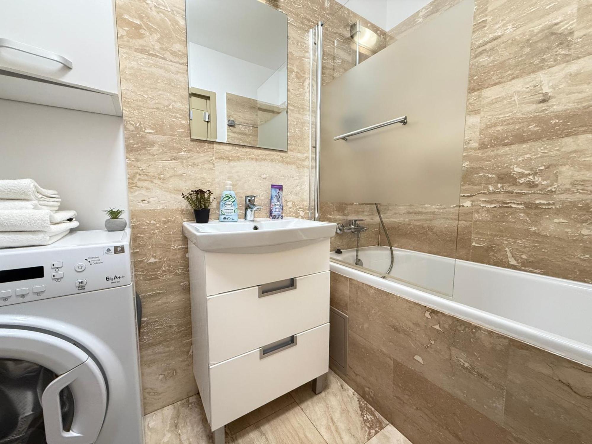 Smart Stay Studio With Free Parking Iasi Bagian luar foto